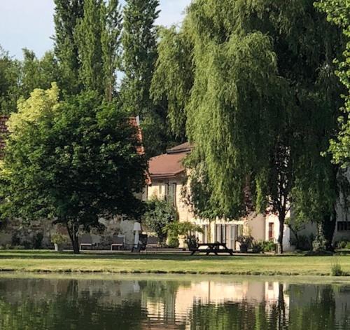 Lent Le Moulin De Longchamp - Maison D'Hotes מראה חיצוני תמונה
